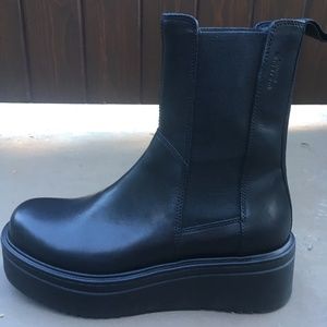 Vagabond “Tara” Chelsea boot 35
